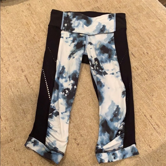 lululemon athletica Pants - Lululemon cropped leggings size 4